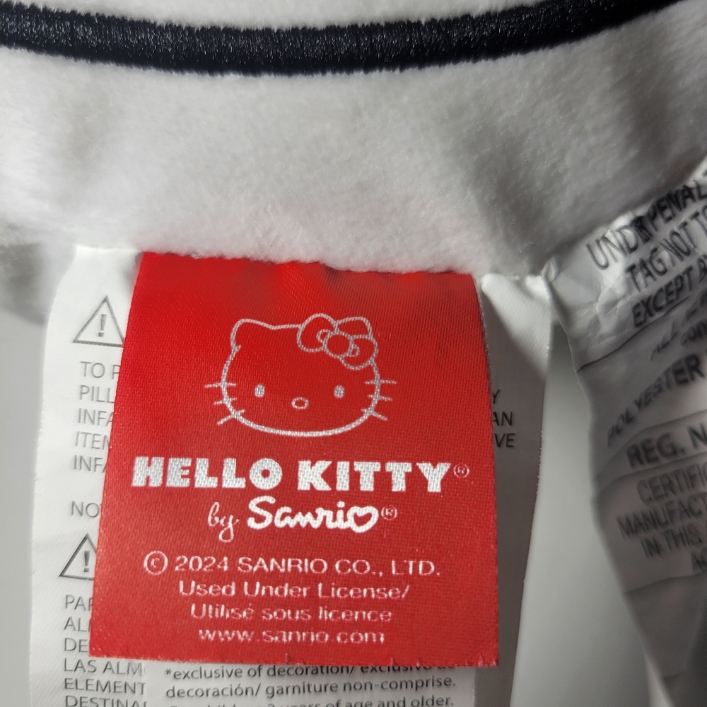 2 New Large Hello Kitty Festive Snowman Pillows - Picture 4 of 13